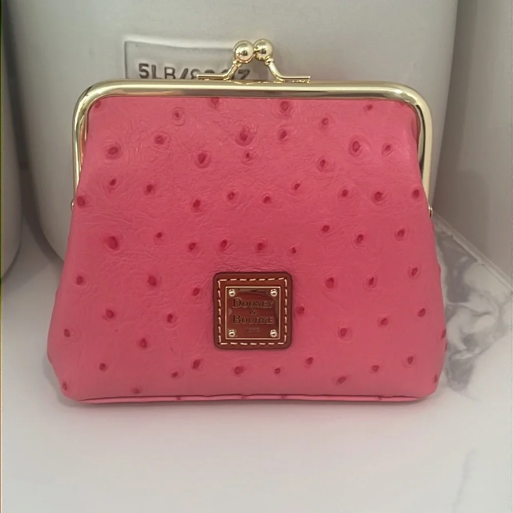 Cute!! 👛 Dooney & Bourke Kisslock Wallet! - Picture 2 of 16